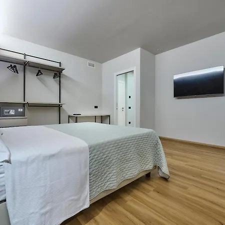Apartment Bilocale Elegante- Via Sassi, Lecco